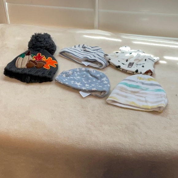 Charming Kids' Beanie Collection - Gray, Blue, White - Picture 1 of 6
